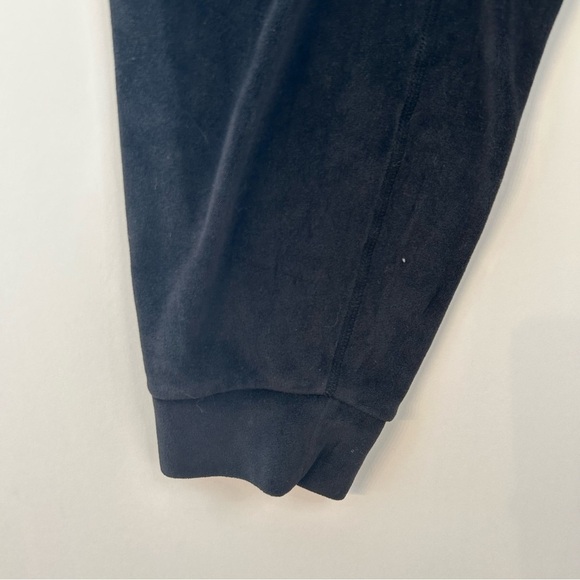 32 Degrees Heat Black Velour 2-Piece Outfit, Size Medium Top, Large Jogger Pants - Picture 11 of 14